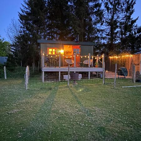 Вилла Pooks Rest Hurst Green  Экстерьер фото
